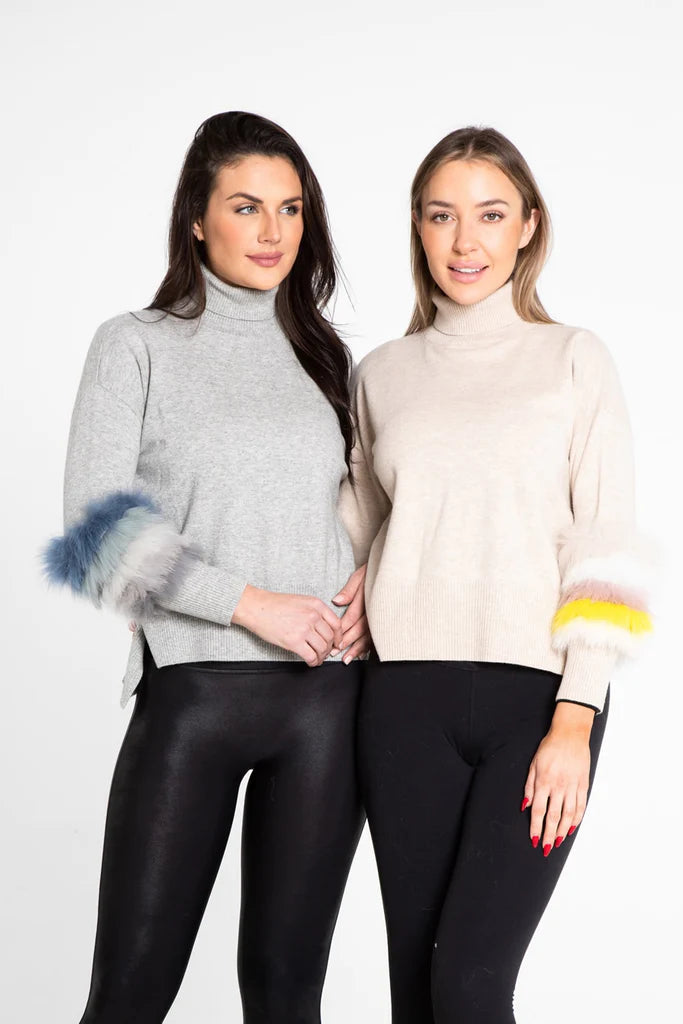 Kelli Kouri Sweater w/ Fox Fur Trimmed